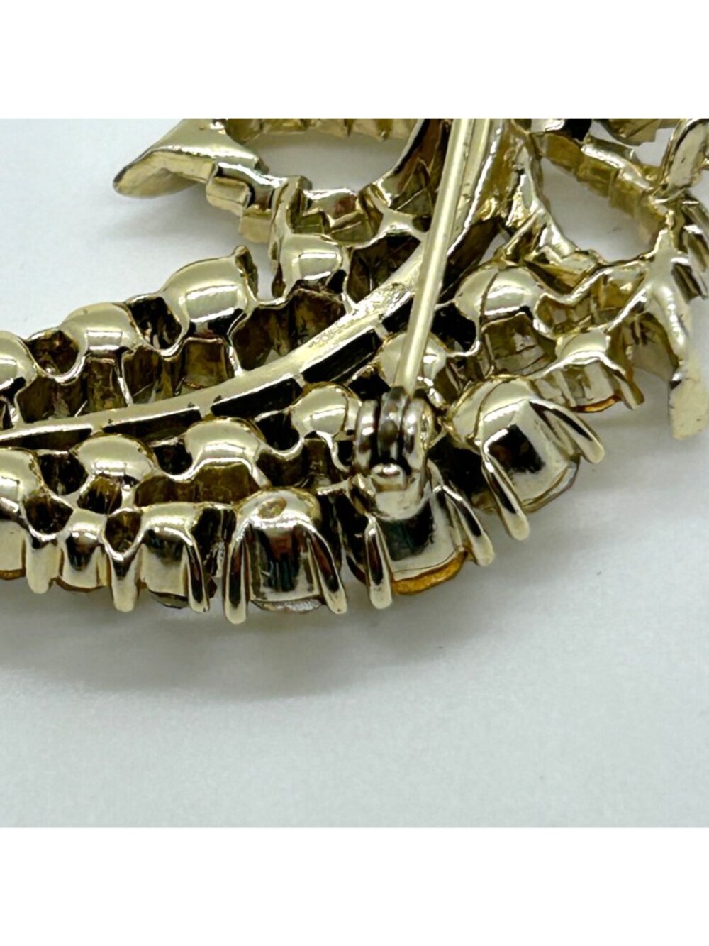 Vintage Lisner Gold Tone Leaf Brooch With Aurora Borealis Rhinestones Signed Pin - Picture 13 of 14